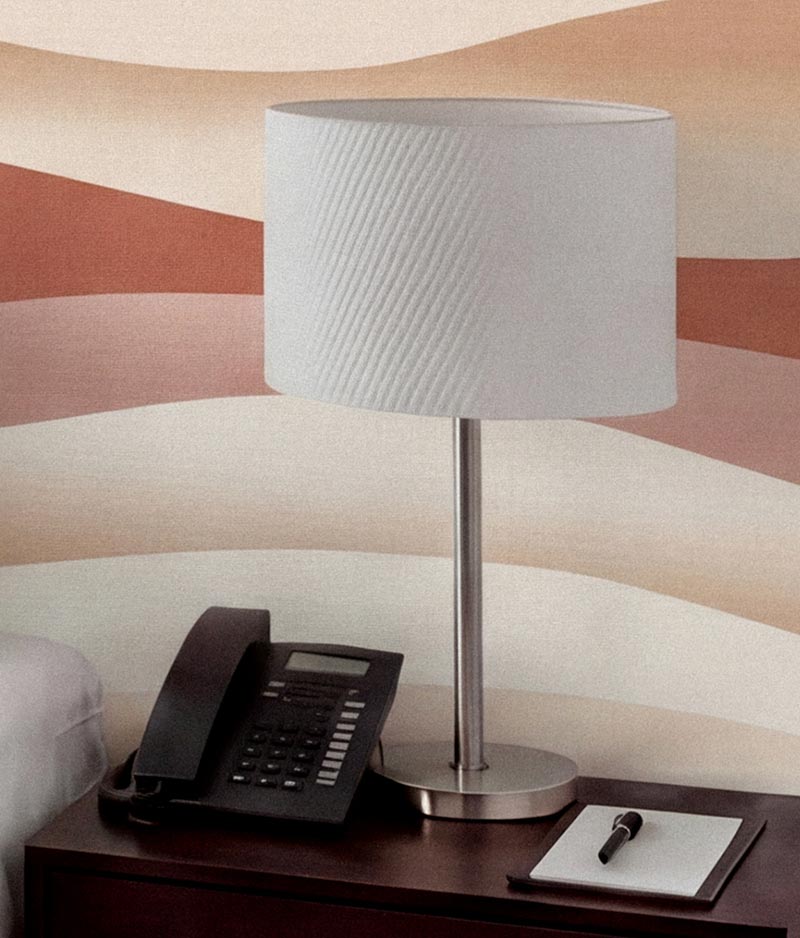 Mobiletto con abat jour e telefono - Rivestimento muro con lastra decorativa per interni Elydecor