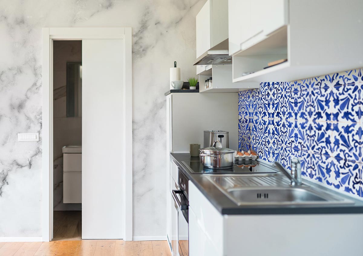 Portuguese Azulejos and Renaissance marble applied in Mobile home Mobile home featuring Portuguese Azulejos and Renaissance wall cladding